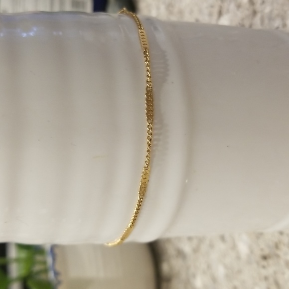 Gold thin bracelet 10" long. - Picture 1 of 5